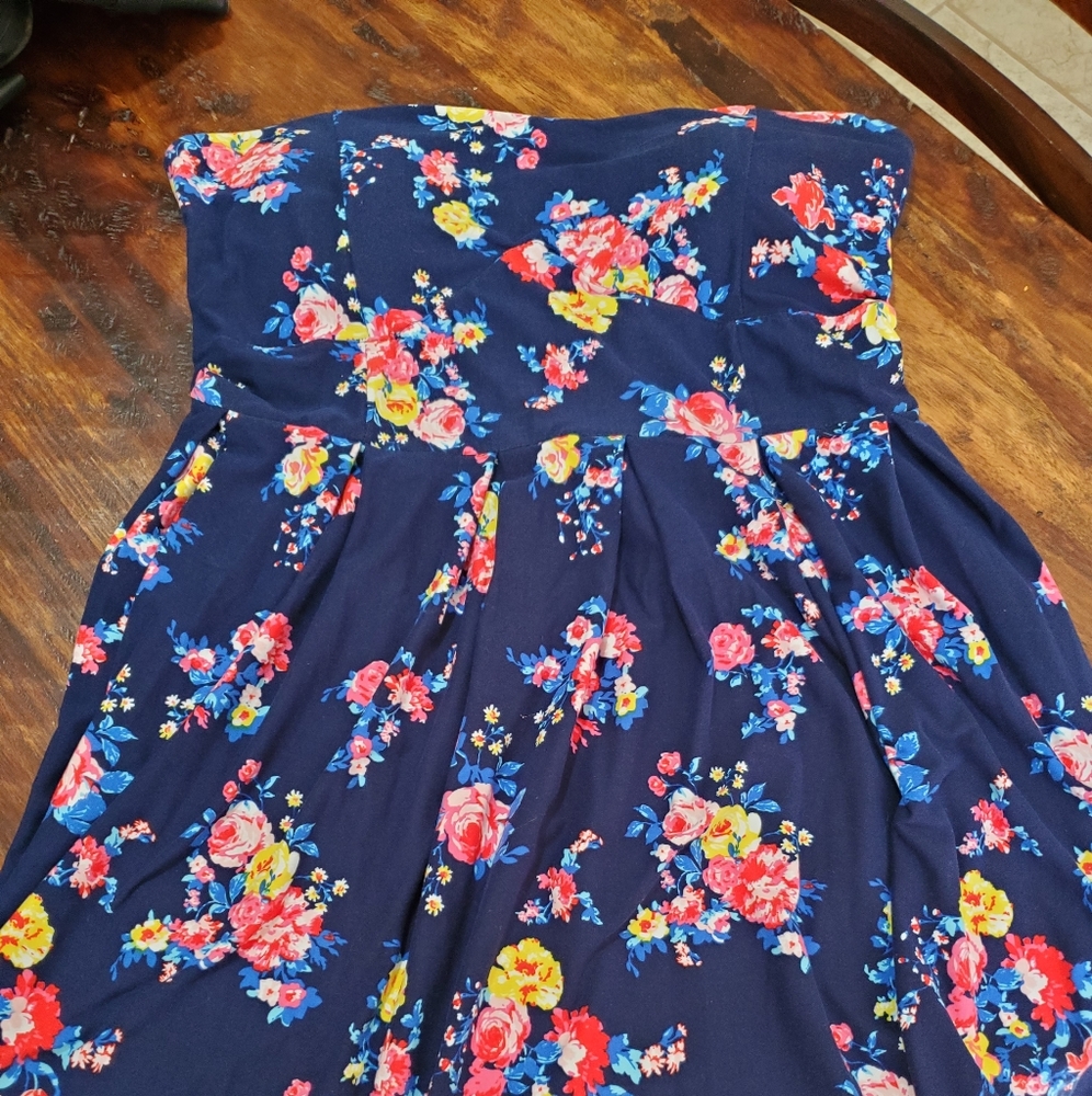 Floral strapless mini dress